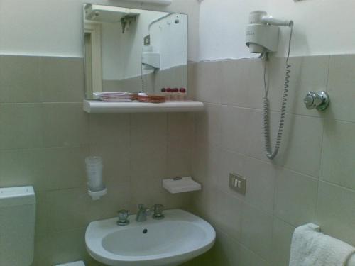 Hotel Autostello Castellana Grotte Extérieur photo