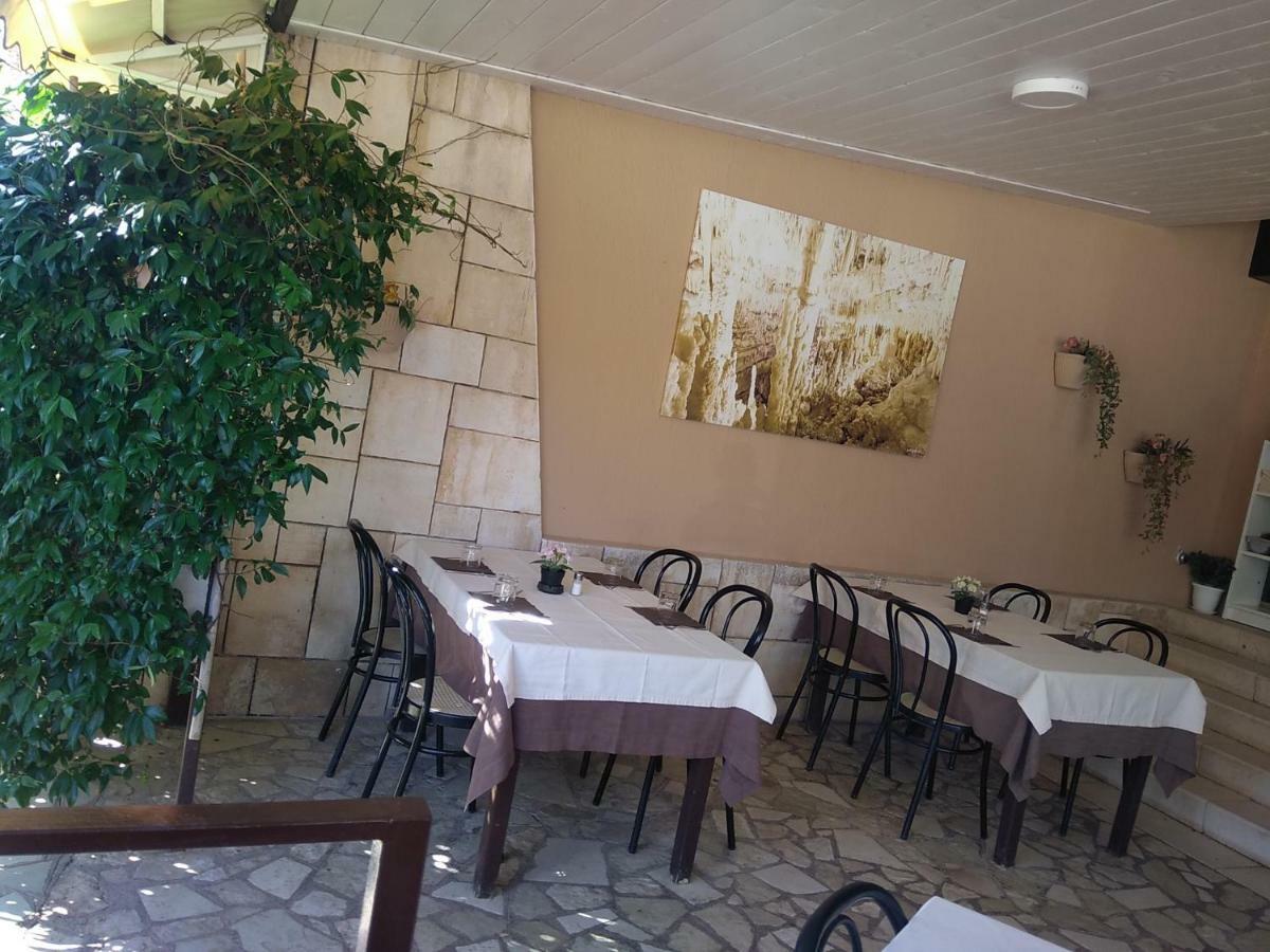 Hotel Autostello Castellana Grotte Extérieur photo